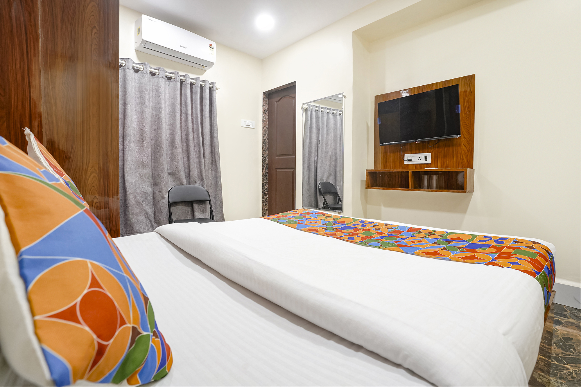 Deluxe Double Room 2