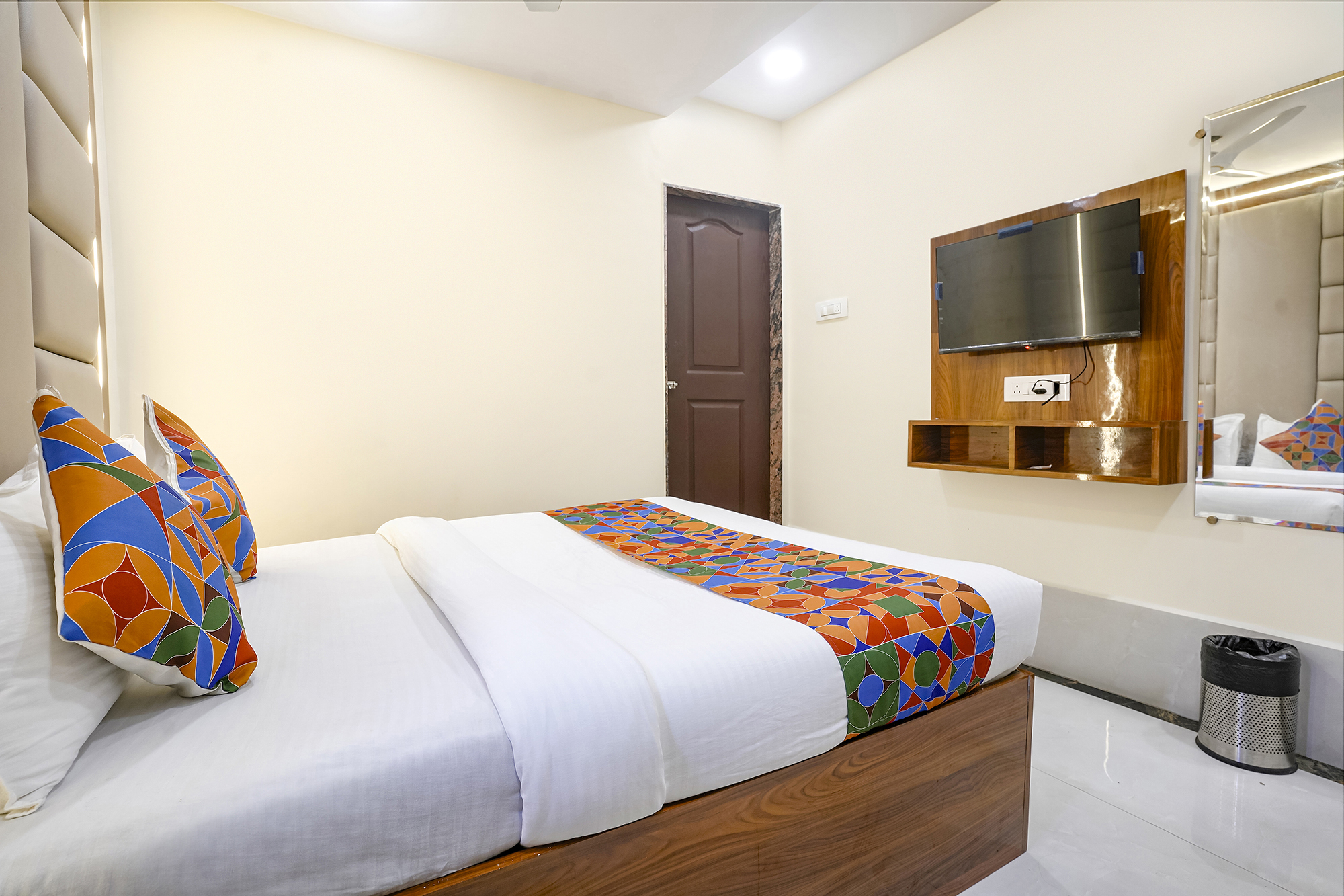 Deluxe Room 1 with Bathtub