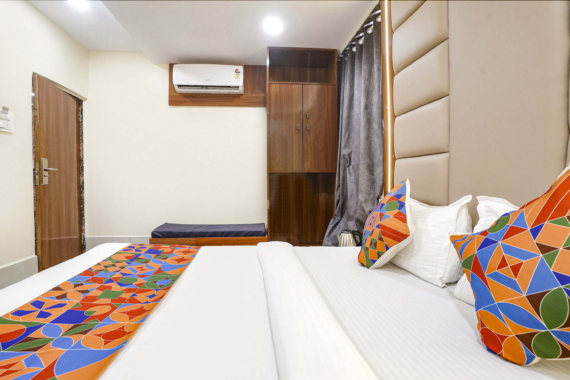 Deluxe Room 2 with Bathtub