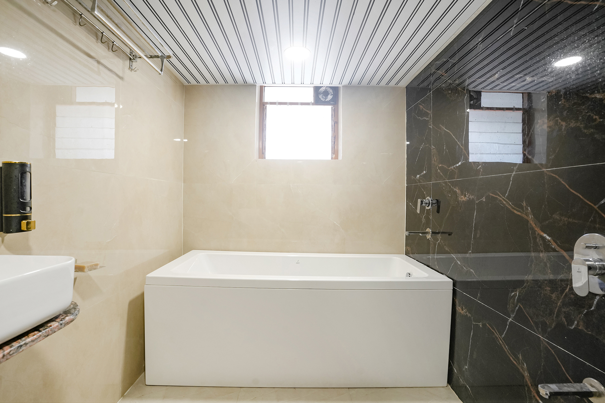 Deluxe Room 1 with Bathtub